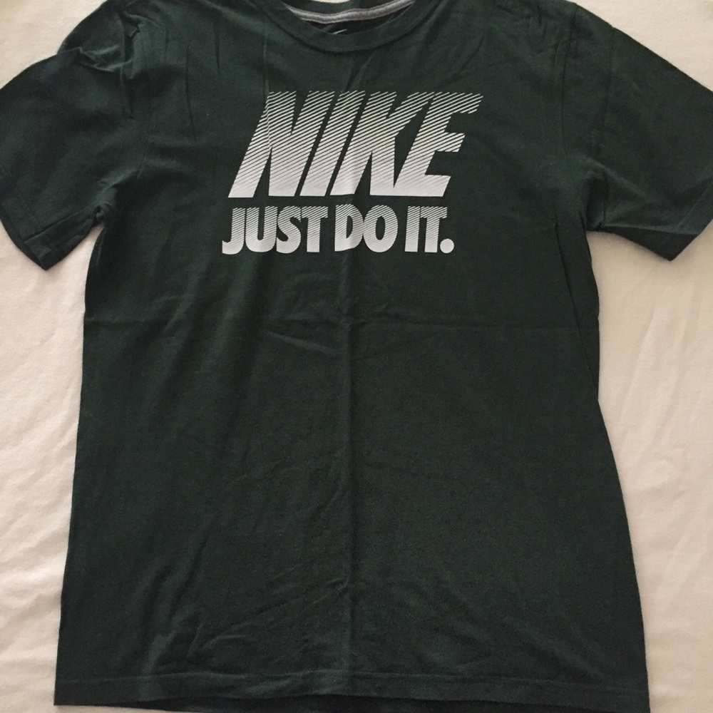 NIKE men's green color tee shirts /Size M